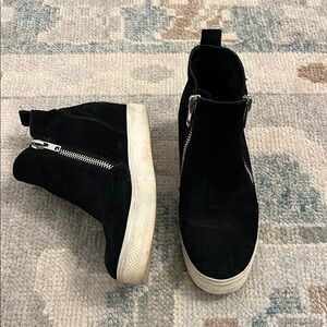 Black High-Top Sneakers with Zipper